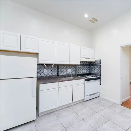 Image 3 - 2058 Arthur Avenue, New York, NY 10457, USA - Townhouse for sale