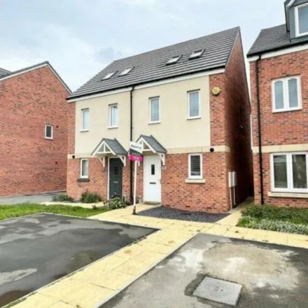 Rent this 3 bed townhouse on 154 Homington Avenue in Badbury, SN3 6EP