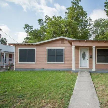 Rent this 3 bed house on 544 East Myrtle Street in San Antonio, TX 78212