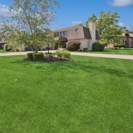 Buy this 3 bed house on 22w650 Barbara Ct in Medinah, Illinois