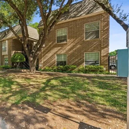 Image 3 - 4442 Harlanwood Drive, Fort Worth, TX 76109, USA - Condo for sale