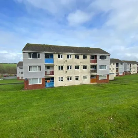 Image 1 - Curlew Close, Haverfordwest, SA61 2TH, United Kingdom - Apartment for sale