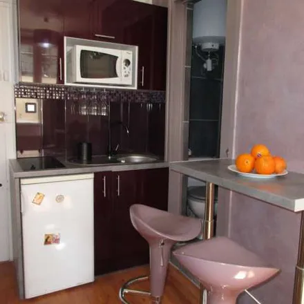 Image 6 - 9 Rue Capron, 75018 Paris, France - Apartment for rent