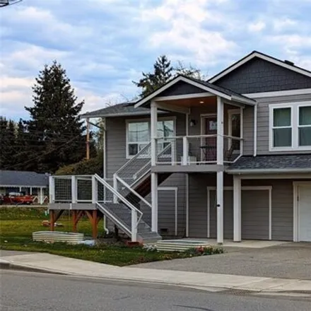 Buy this 3 bed house on 650 South Skagit Street in Burlington, WA 98233