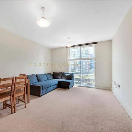 Rent this 1 bed apartment on Warwick Building in 366 Queenstown Road, London