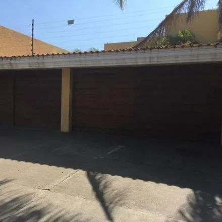 Buy this 4 bed house on Calle Hacienda El Diezmo 117 in Balcones Del Campestre, 37138 León