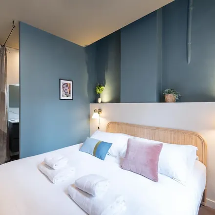 Rent this 3 bed apartment on République - Villeurbanne in Cours Émile Zola, 69100 Villeurbanne