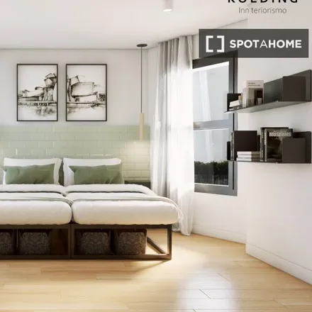 Rent this 6 bed room on Calle General Concha / Concha jeneralaren kalea in 22, 48010 Bilbao
