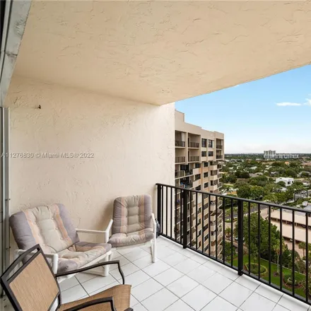 Image 2 - 5755 North Ocean Boulevard, Lauderdale-by-the-Sea, Broward County, FL 33308, USA - Condo for sale