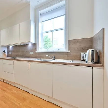 Image 2 - Hamlet Gardens, London, W6 0TS, United Kingdom - Apartment for rent