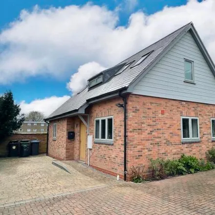 Buy this 3 bed house on Saint Gregory's Road in Stratford-upon-Avon, CV37 6XR