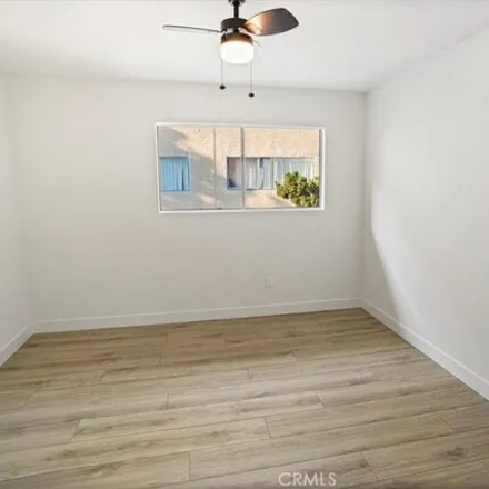 Image 9 - 8418 Columbus Avenue, Los Angeles, CA 91343, USA - Townhouse for sale