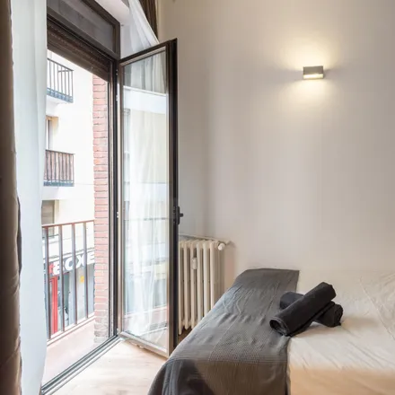 Image 2 - Calle de Santa Ana, 6, 28005 Madrid, Spain - Room for rent