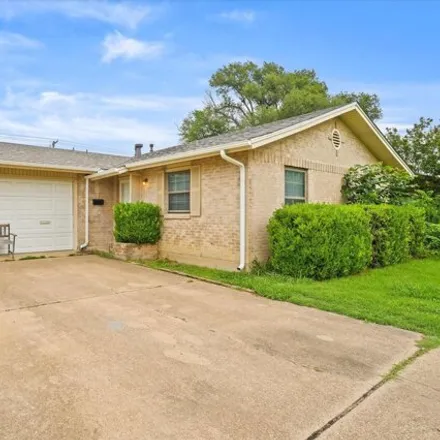 Rent this 3 bed house on 2817 Winslow St in Irving, Texas