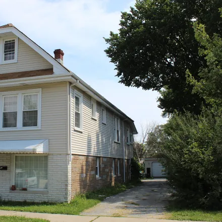 Buy this 4 bed house on 4611 Pulaski Avenue in Lyons, IL 60534
