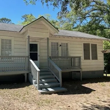 Rent this 2 bed house on 1552 Navco Road in Farnell, Mobile