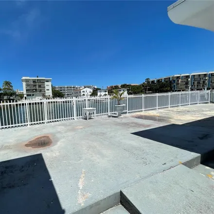 Image 5 - 8215 Crespi Boulevard, Miami Beach, FL 33141, USA - Apartment for rent