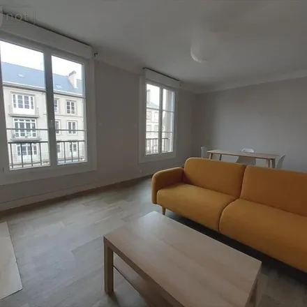 Image 7 - 44 Quai Béatrix de Gavre, 53000 Laval, France - Apartment for rent