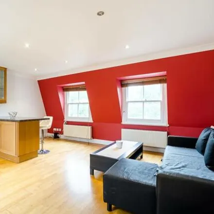 Rent this 2 bed room on The King Rooster in Swinton Street, London