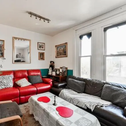 Image 7 - Hornsey Park Road, London, N8 0JY, United Kingdom - Apartment for sale