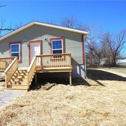 Buy this 3 bed house on 569 South Pine Street in The Lead Belt, Bonne Terre