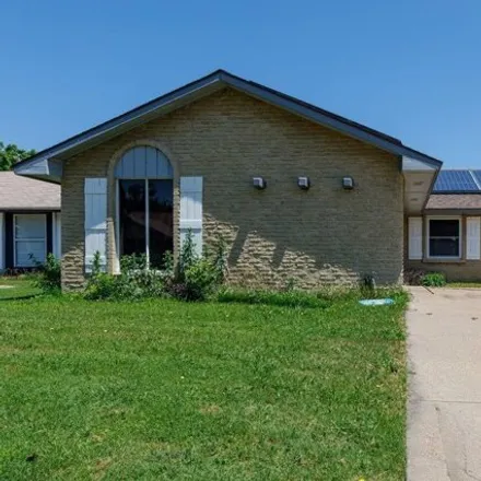 Buy this 3 bed house on 2807 Corn Valley Road in Grand Prairie, TX 75052