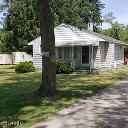 Buy this 2 bed house on 24830 West 9 Mile Road in Southfield, MI 48033