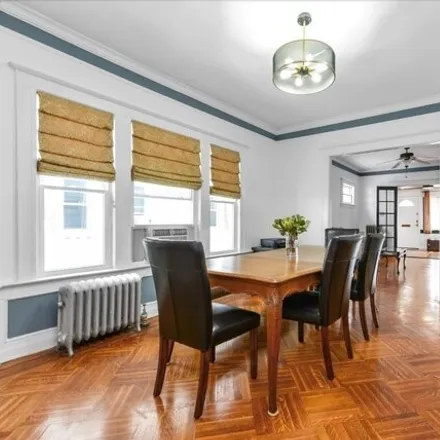 Image 6 - 3915 Avenue I, New York, NY 11210, USA - House for sale