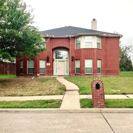 Buy this 6 bed house on 476 Cloverleaf Drive in Lancaster, TX 75146