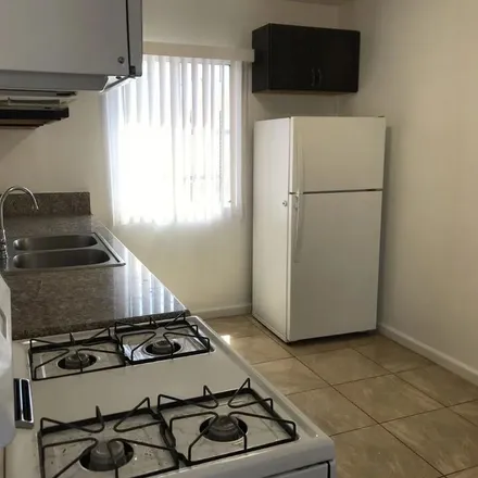 Image 2 - 1390 South Wilton Place, Los Angeles, CA 90019, USA - Apartment for rent