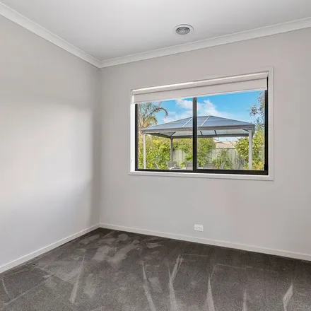 Image 9 - Cloverfields Crescent, Epsom VIC 3551, Australia - Apartment for rent
