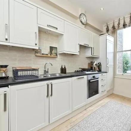 Image 2 - 47 Clanricarde Gardens, London, W2 4JH, United Kingdom - Apartment for sale