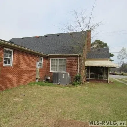 Image 2 - 1219 East Vance Street, Murfreesboro, Hertford County, NC 27855, USA - House for sale