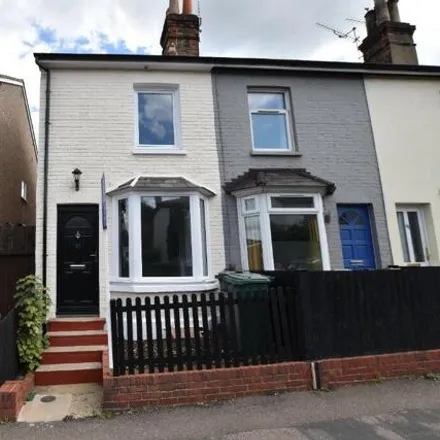 Rent this 2 bed house on 125 Brighton Road in Redhill, RH1 6PS