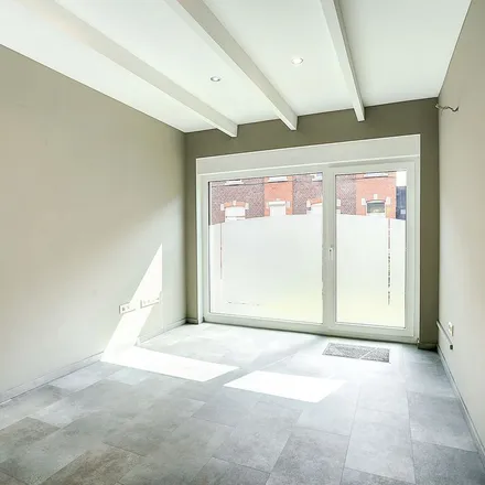 Rent this 3 bed apartment on Impasse Quinet in 7000 Mons, Belgium