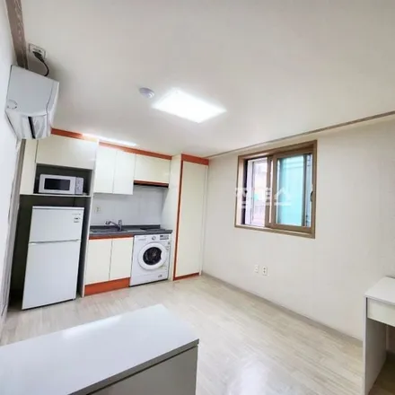 Rent this studio apartment on 서울특별시 관악구 봉천동 42-16