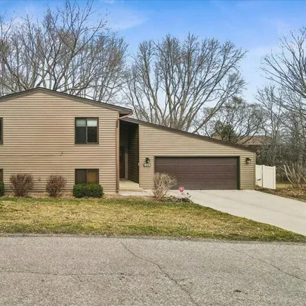 Buy this 4 bed house on Arboretum Way in Chaska, MN