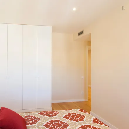 Rent this 2 bed apartment on Vivari in Travessera de Dalt, 08001 Barcelona