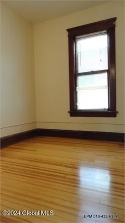 Image 7 - 11 Alden Avenue, City of Albany, NY 12209, USA - Apartment for rent