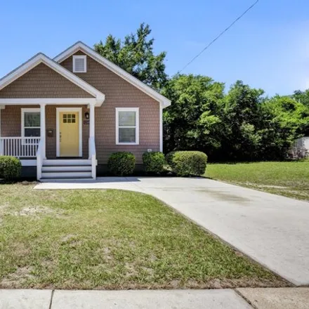 Buy this 3 bed house on 1208 Meares St in Wilmington, North Carolina