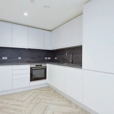 Rent this 3 bed apartment on Brookfield (25-56) in Highgate West Hill, London