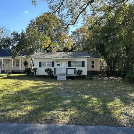 Image 3 - 215 2nd Street, Abbeville, LA 70510, USA - House for sale