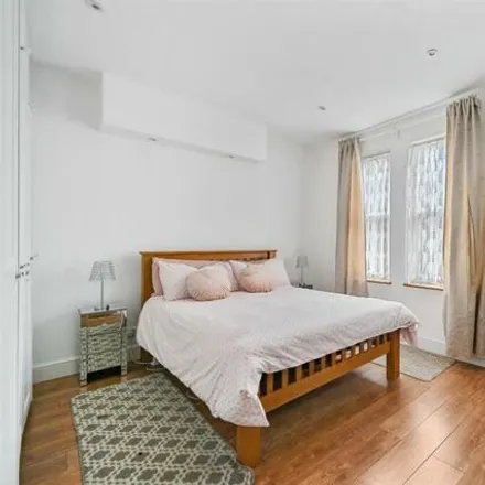 Image 7 - Bolton Road, London, NW10 4BG, United Kingdom - Townhouse for sale