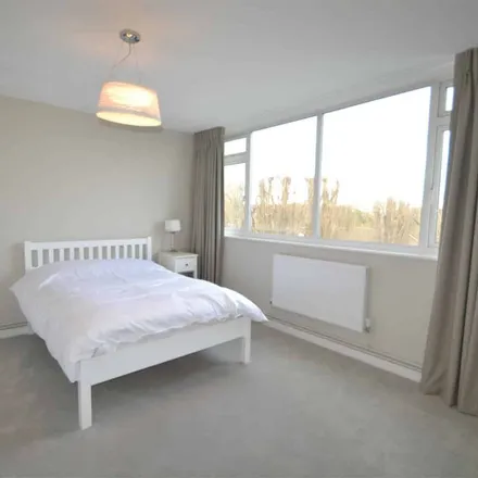 Image 6 - A3, London, SW15 3HY, United Kingdom - Apartment for rent