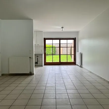 Rent this 2 bed apartment on Izegemsestraat 73 in 8501 Kortrijk, Belgium