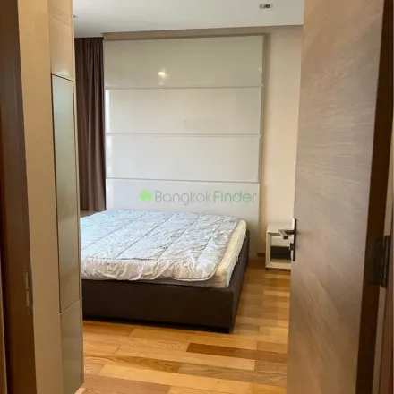 Rent this 2 bed apartment on Krung Kasem Road in Khlong Maha Nak Subdistrict, Pom Prap Sattru Phai District