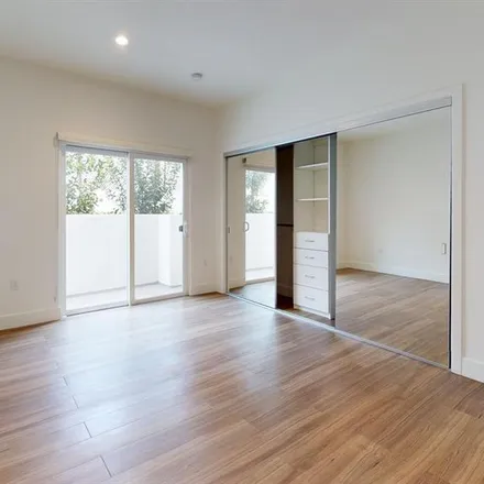 Image 5 - 4916 Rosewood Avenue, Los Angeles, CA 90004, USA - Room for rent