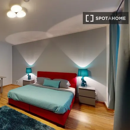 Rent this 1 bed room on Grundschule im Hofgarten in Danziger Straße 50, 10435 Berlin