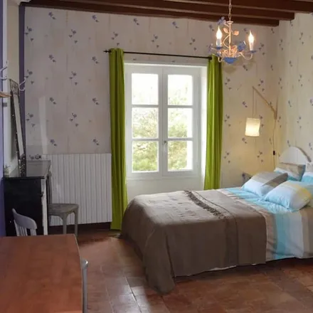 Rent this 6 bed townhouse on Place Rene Cassin in 37500 Seuilly, France