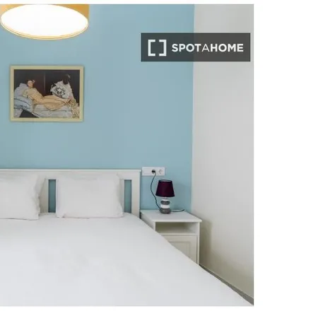 Image 11 - Airbnb, Calle Sánchez de Castro, 15, 41003 Seville, Spain - Apartment for rent